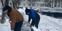 С лопатами наперевес: Филипп Ефанов поблагодарил жителей Электростали за помощь в расчистке дворов - Regions.Ru